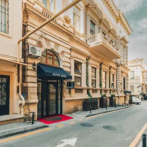 Eleven Otel